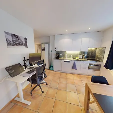 2 Zimmerwohnung - Zentral - 65“ Tv - Arbeitsplatz *