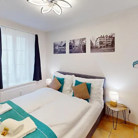 2 Zimmerwohnung - Zentral - 65“ Tv - Arbeitsplatz Τσουρ