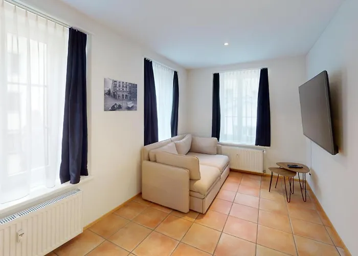 2 Zimmerwohnung - Zentral - 65“ Tv - Arbeitsplatz Appartement