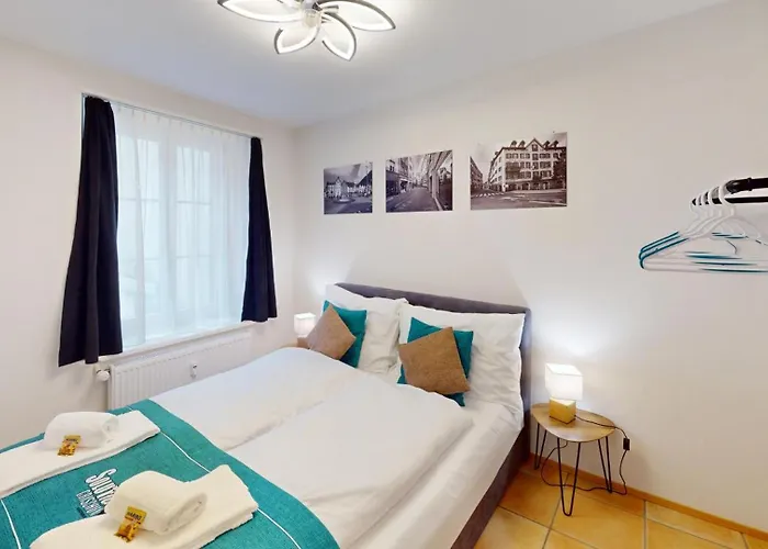 2 Zimmerwohnung - Zentral - 65“ Tv - Arbeitsplatz Coire