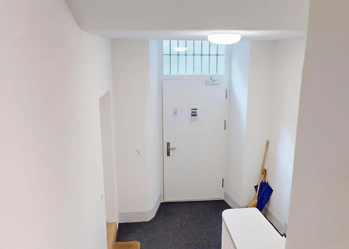 2 Zimmerwohnung - Zentral - 65“ Tv - Arbeitsplatz *