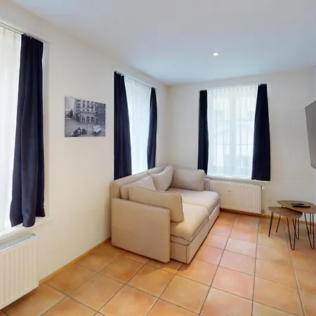 2 Zimmerwohnung - Zentral - 65“ Tv - Arbeitsplatz Apartment