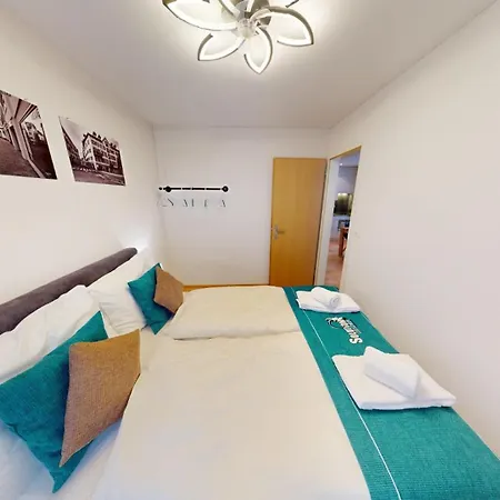 Apartment 2 Zimmerwohnung - Zentral - 65“ Tv - Arbeitsplatz *