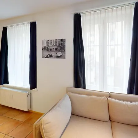 Apartment 2 Zimmerwohnung - Zentral - 65“ Tv - Arbeitsplatz Chur
