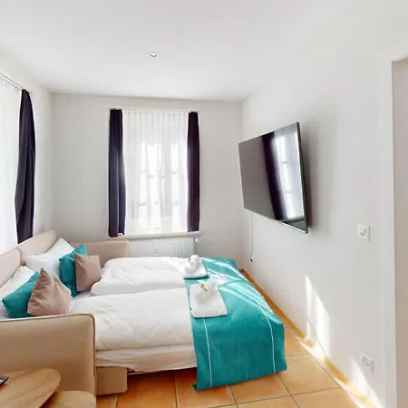 Apartment 2 Zimmerwohnung - Zentral - 65“ Tv - Arbeitsplatz *