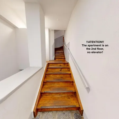 2 Zimmerwohnung - Zentral - 65“ Tv - Arbeitsplatz Apartment Chur